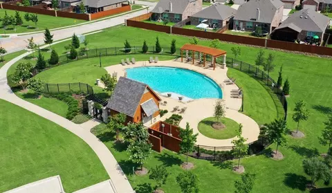Exterior - 1404 Holmesfield Dr, Forney, TX 75126 photo 8 of 9