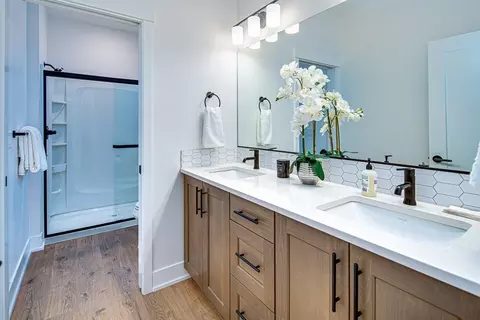 Bath - 3120 NE Boulder Crk, Bend, OR 97701 photo 1 of 1