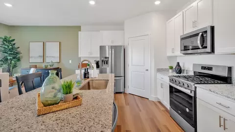 Kitchen - 7410 Irwin Oaks Rd, Corryton, TN 37721 photo 3 of 4