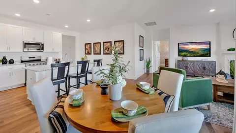 Dining - 7410 Irwin Oaks Rd, Corryton, TN 37721 photo 1 of 3