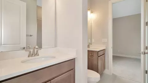 Bath - 8308 Golden Beach Ct, Parrish, FL 34219 photo 4 of 5