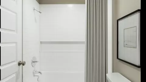 Bath - 11210 Katzer Pl, Converse, TX 78109 photo 4 of 5