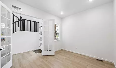 Entry Way - 5588 Tamarack Ave, Longmont, CO 80504 photo 1 of 2