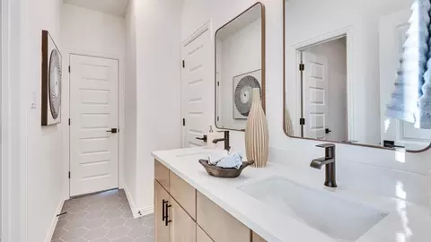 Bath - 25521 Udel Ln, Elgin, TX 78621 photo 10 of 16