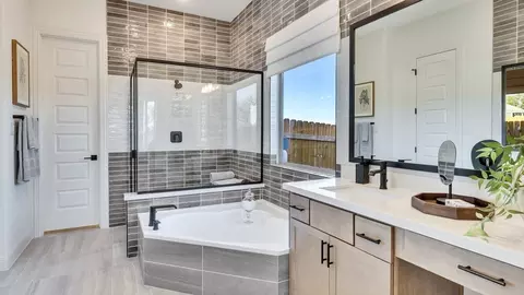 Bath - 25521 Udel Ln, Elgin, TX 78621 photo 5 of 16