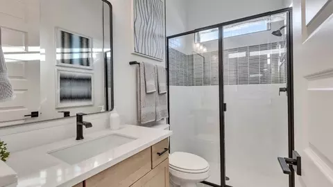 Bath - 25521 Udel Ln, Elgin, TX 78621 photo 7 of 16