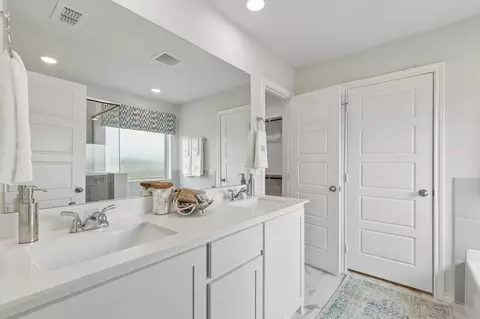 Bath - 808 Rockcloud Dr, Haslet, TX 76052 photo 10 of 13