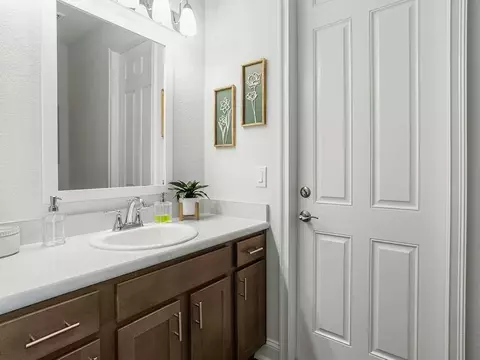 Bath - 5386 Duxford Cir, Saint Cloud, FL 34771 photo 2 of 4