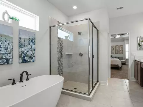 Bath - 5386 Duxford Cir, Saint Cloud, FL 34771 photo 4 of 5
