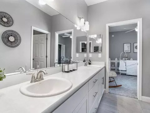 Bath - 5386 Duxford Cir, Saint Cloud, FL 34771 photo 2 of 5