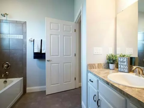 Bath - 5386 Duxford Cir, Saint Cloud, FL 34771 photo 3 of 5