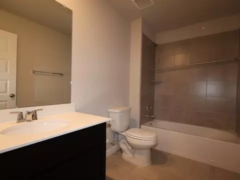 Bath - 12400 Setting Peak Ln, Buda, TX 78610 photo 1 of 4