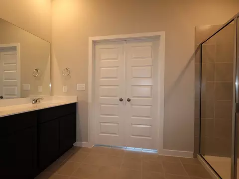 Bath - 12400 Setting Peak Ln, Buda, TX 78610 photo 2 of 4