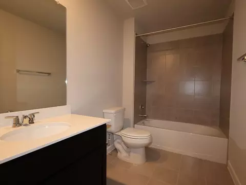 Bath - 12400 Setting Peak Ln, Buda, TX 78610 photo 3 of 4