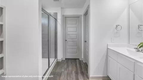 Entry Way - 13 Robin Ct, Angleton, TX 77515 photo 2 of 5