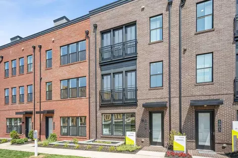 5905 Stonehenge Pl, North Bethesda, MD 20852