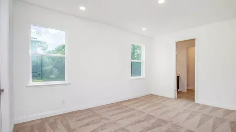 Bedroom - 10238 Hexam Rd, Weeki Wachee, FL 34613 photo 2 of 7
