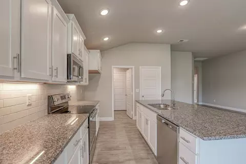 Kitchen - 25490 84th St, Lenexa, KS 66227 photo 2 of 3