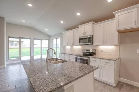 Kitchen - 25490 84th St, Lenexa, KS 66227 photo 3 of 3