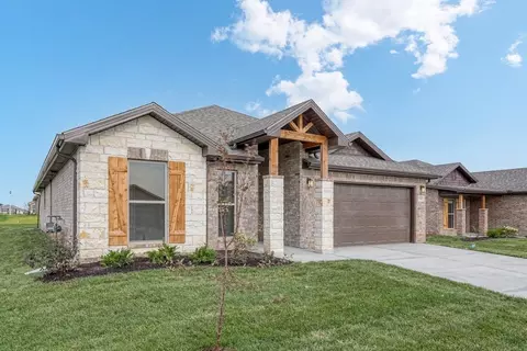 Exterior - 25490 84th St, Lenexa, KS 66227 photo 3 of 12