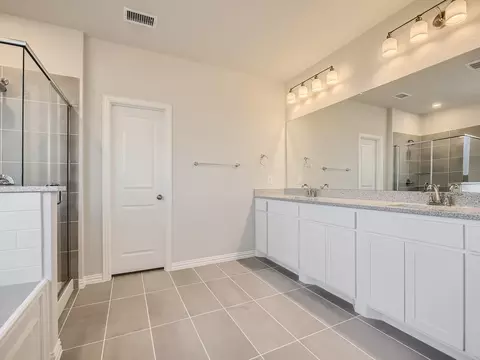 Bath - 2101 Baxter Rd, Celina, TX 75009 photo 3 of 9