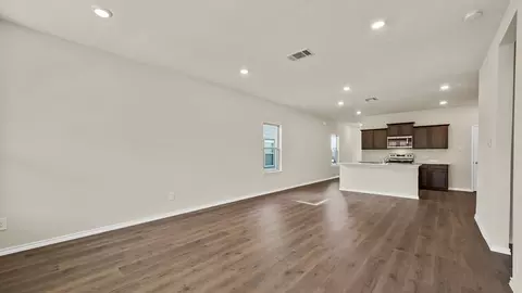 Living - 133 Pheasant Run Rd, Terrell, TX 75160 photo 3 of 4
