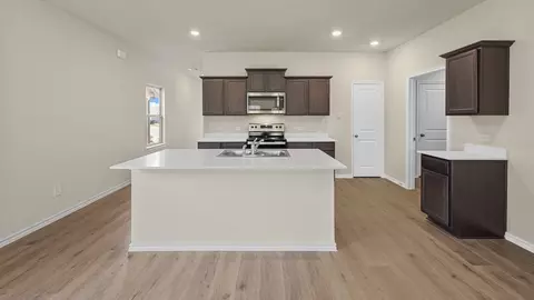 Kitchen - 133 Pheasant Run Rd, Terrell, TX 75160 photo 4 of 13