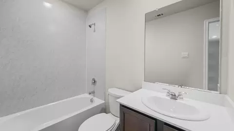 Bath - 133 Pheasant Run Rd, Terrell, TX 75160 photo 3 of 5