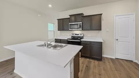 Kitchen - 133 Pheasant Run Rd, Terrell, TX 75160 photo 5 of 13