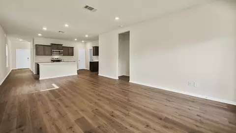 Living - 133 Pheasant Run Rd, Terrell, TX 75160 photo 2 of 4