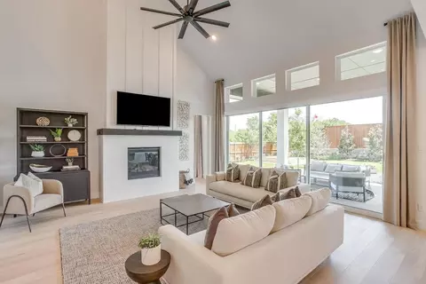 Living - 2100 Baxter Rd, Celina, TX 75009 photo 2 of 5