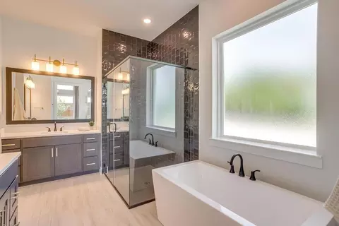 Bath - 2100 Baxter Rd, Celina, TX 75009 photo 3 of 11