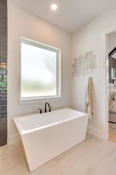 Bath - 2100 Baxter Rd, Celina, TX 75009 photo 4 of 11