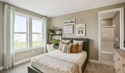 Bedroom - 6881 Smith Ct, Bethlehem, PA 18017 photo 6 of 10