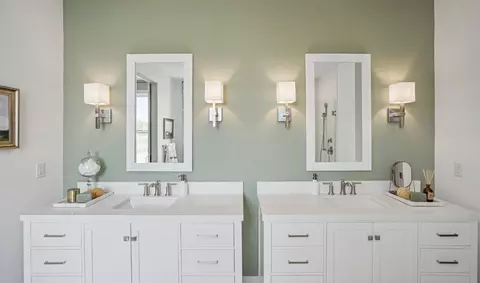 Bath - 6881 Smith Ct, Bethlehem, PA 18017 photo 2 of 8