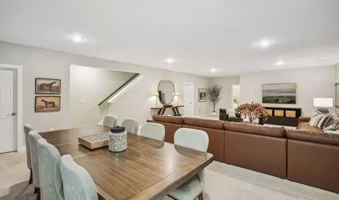 Dining - 6881 Smith Ct, Bethlehem, PA 18017 photo 6 of 6