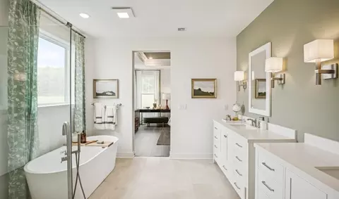 Bath - 6881 Smith Ct, Bethlehem, PA 18017 photo 1 of 8