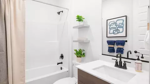 Bath - 1085 Folgate Dr, Sequim, WA 98382 photo 3 of 5