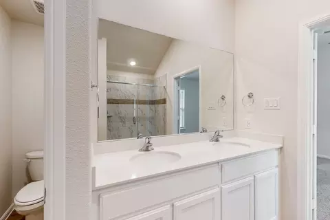 Bath - 6517 Adderly Rd, Pilot Point, TX 76258 photo 1 of 3