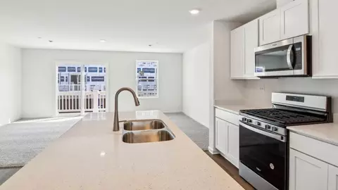 Kitchen - 1297 Foxglove Dr, Bartlett, IL 60103 photo 4 of 7