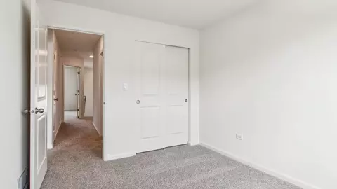 Bedroom - 1297 Foxglove Dr, Bartlett, IL 60103 photo 6 of 9