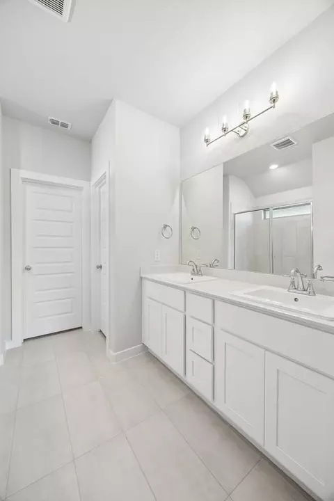 Bath - 804 Rockcloud Dr, Haslet, TX 76052 photo 4 of 13