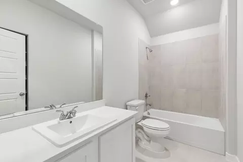 Bath - 804 Rockcloud Dr, Haslet, TX 76052 photo 2 of 13