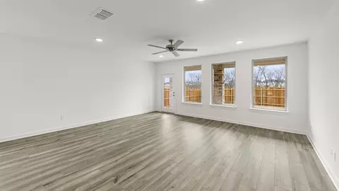Living - 2712 Pinnacle Pl, Corinth, TX 76210 photo 2 of 8