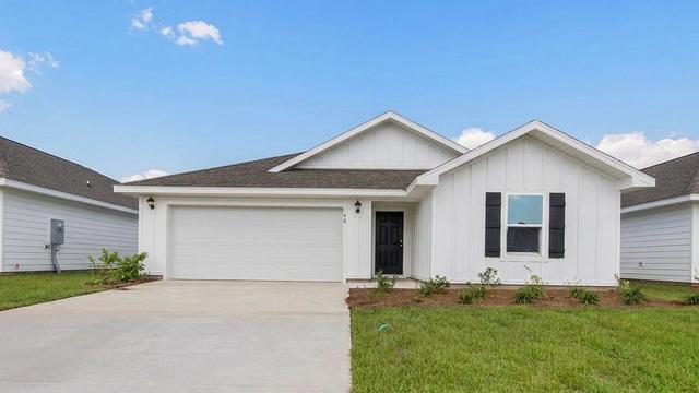1994 Ambassador Ct, Chipley, FL 32428