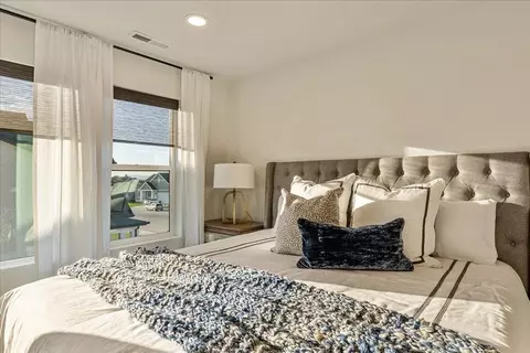 Bedroom - 2458 W Aurora Ave, Mapleton, UT 84664 photo 3 of 8
