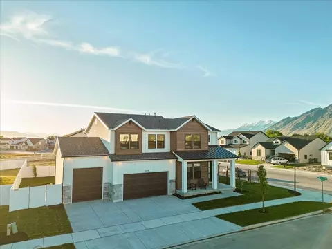 Exterior - 2458 W Aurora Ave, Mapleton, UT 84664 photo 5 of 10
