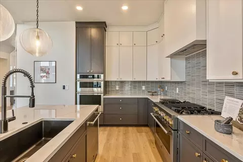 Kitchen - 2458 W Aurora Ave, Mapleton, UT 84664 photo 4 of 6