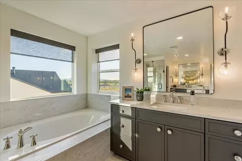 Bath - 2458 W Aurora Ave, Mapleton, UT 84664 photo 3 of 6