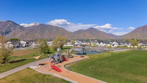 View/Area - 2458 W Aurora Ave, Mapleton, UT 84664 photo 2 of 13